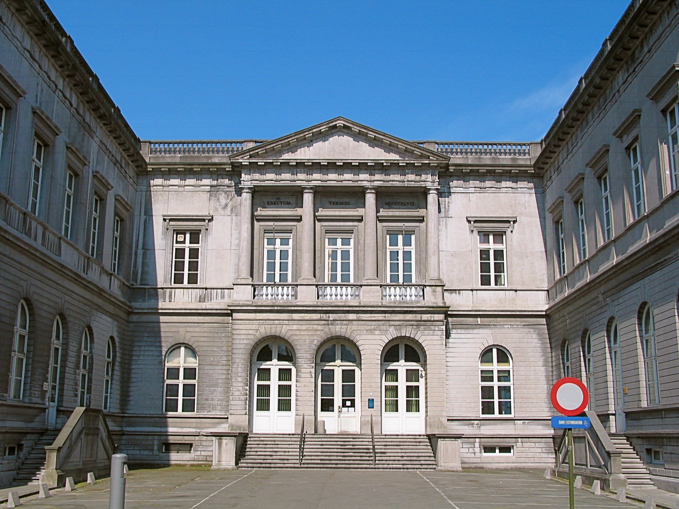 palais de justice mons